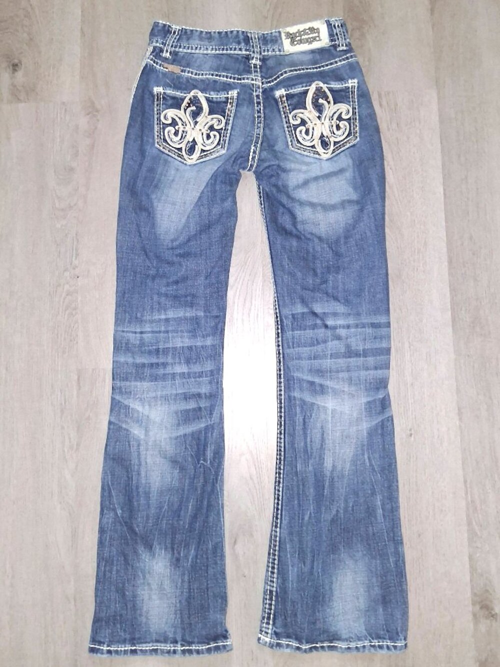 Rock & Roll Cowgirl Boot Cut Jeans Size 24 x 32 Rhinestone Bling Fleur de Lis